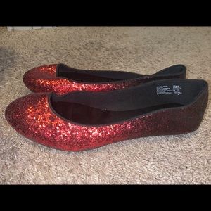 Red glitter flat shoes